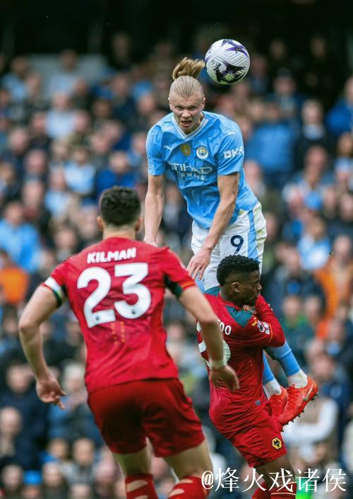 “哈兰德头球能力突飞猛进，现代中锋的完美模板诞生”